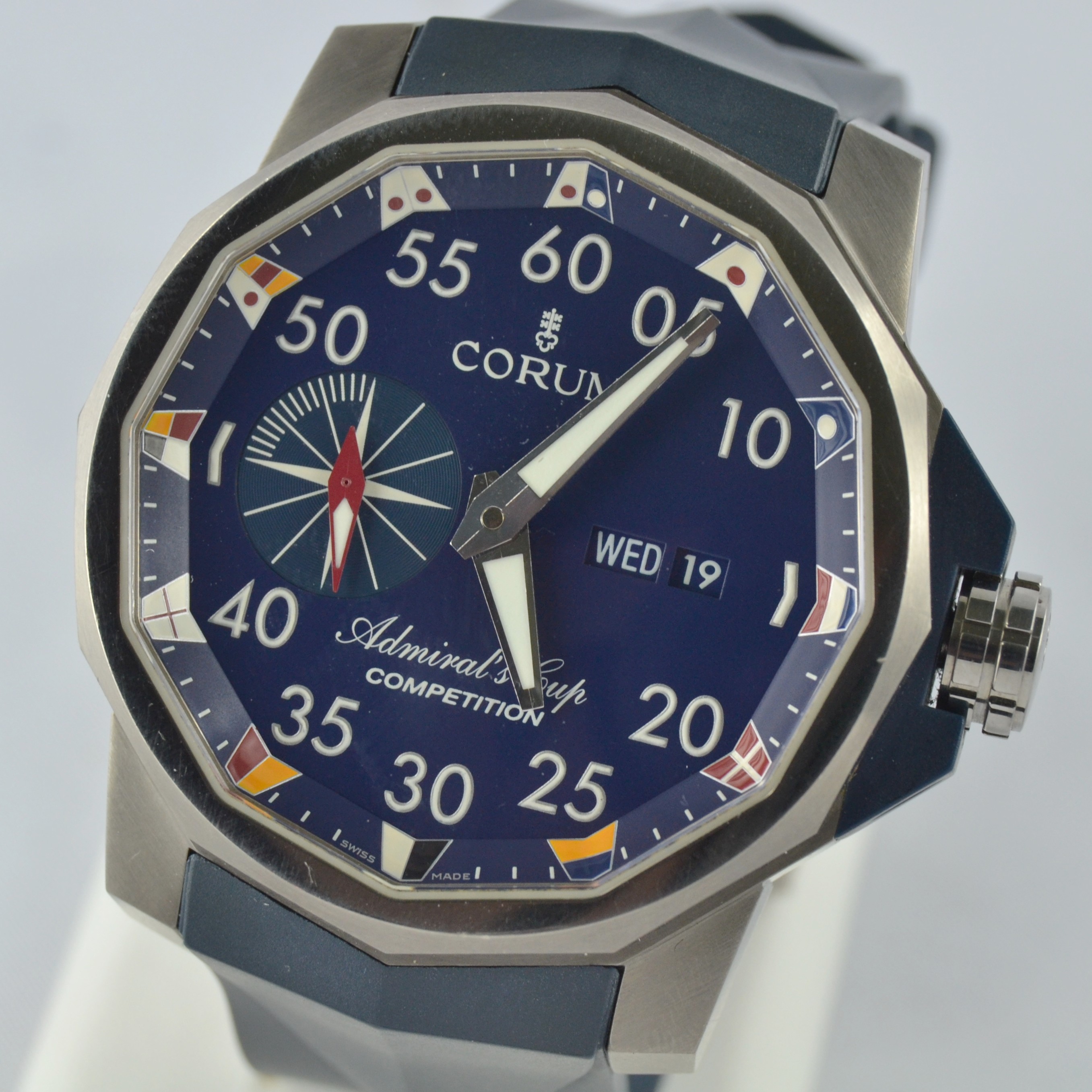 Foto /public/fotogallery/A-corum-admiral-titanio-48mm-(2).JPG